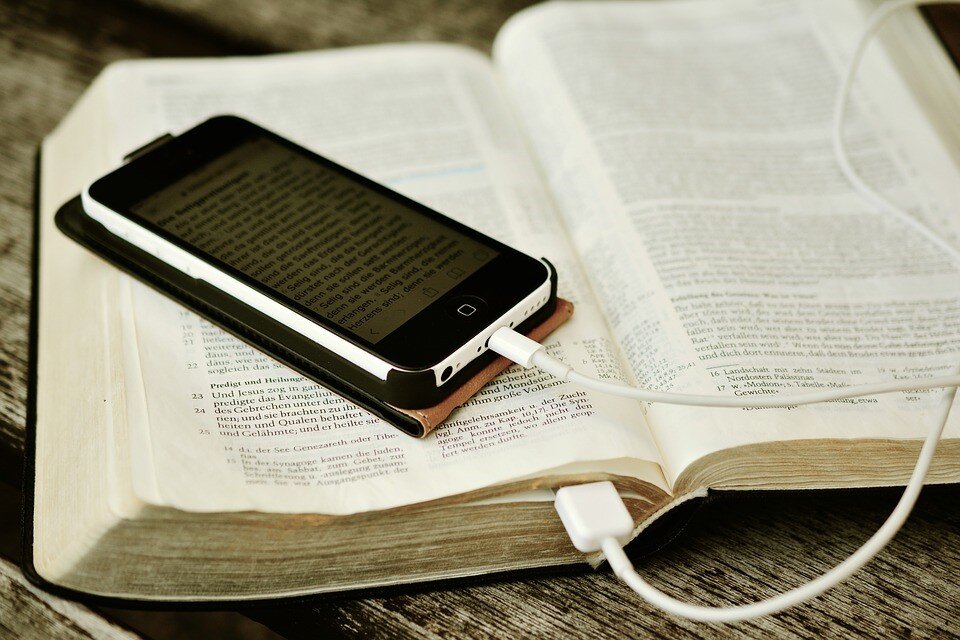 Top 3 Reasons Why Online Evangelism is the Next Big Thing